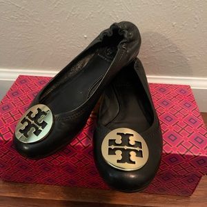 Tory Burch Flats. Size 6. Black. Great Condition.